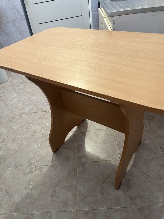 Стол кухонный б/у 3000 тг