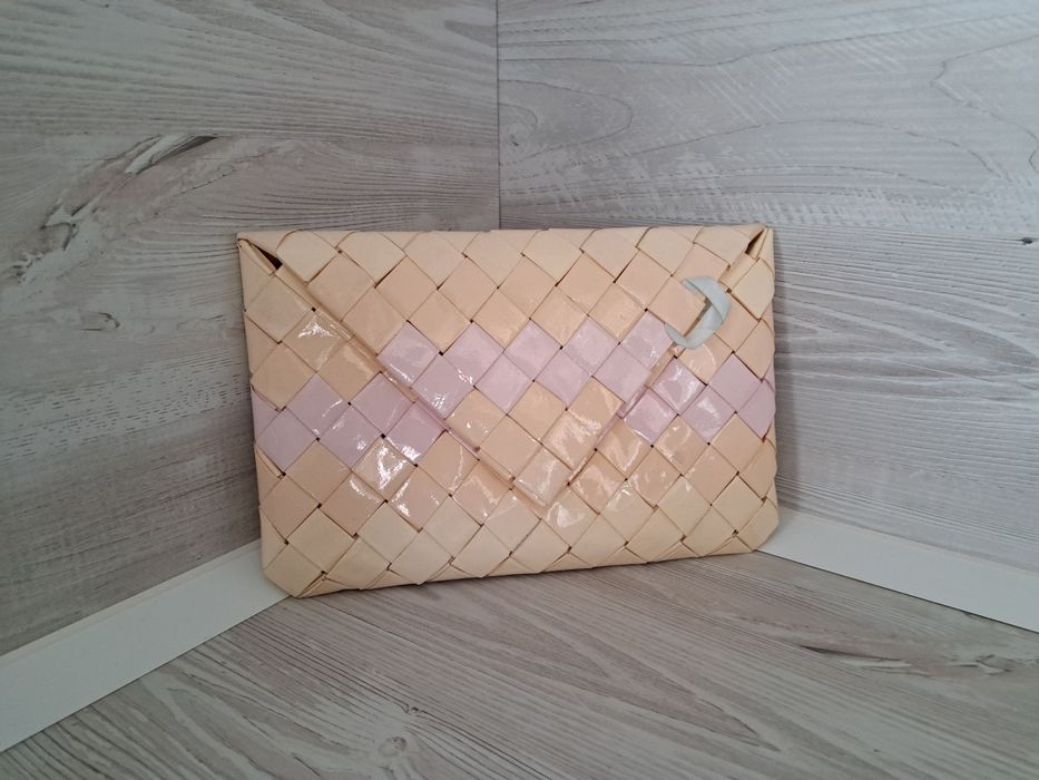 Plic/poseta din hartie de revista