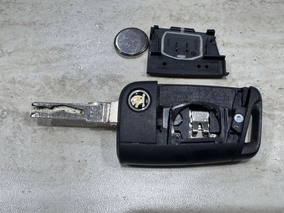 Ключ за  VW Skoda Audi Seat оригинален с 3бутона