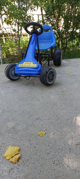 Mashina formula 1 bollalar uchun