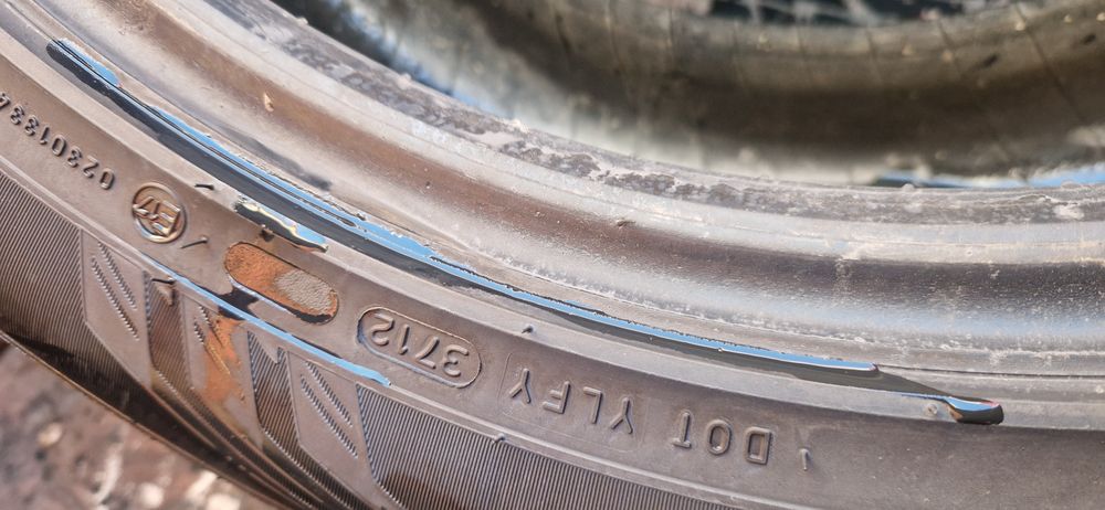 Set 4 Anvelope ca noi  Nokian 275 45 R18 cu 245 50 R18 . M+S