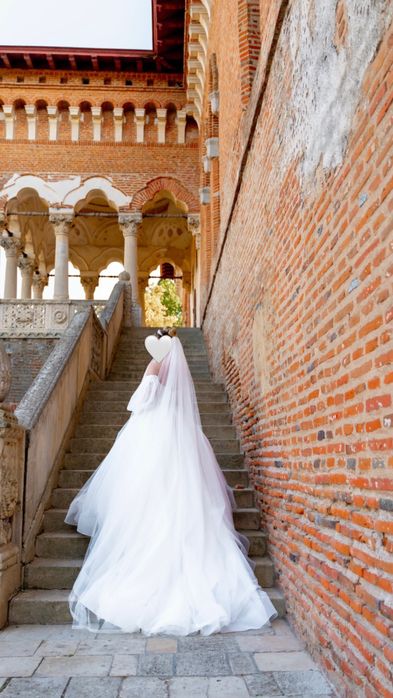 Vand rochie de mireasa Aryanna Karen