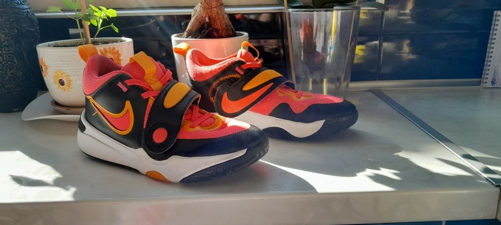 Баскетболни обувки найк