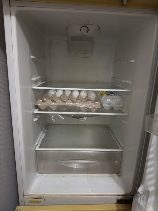 Холодильник с морозилкой