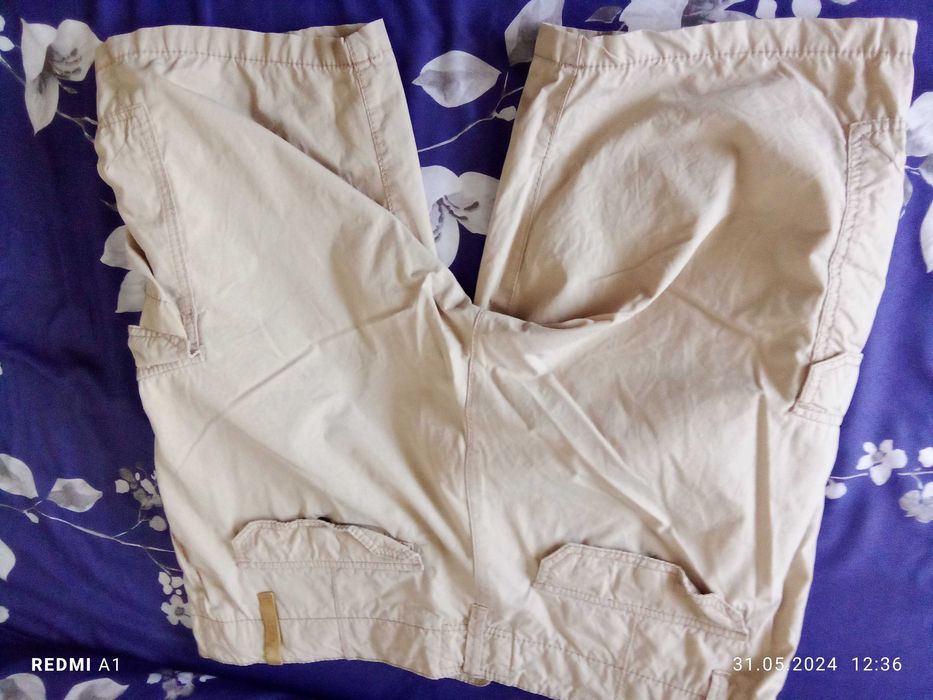 Vând pantalon scurt casual-esprit