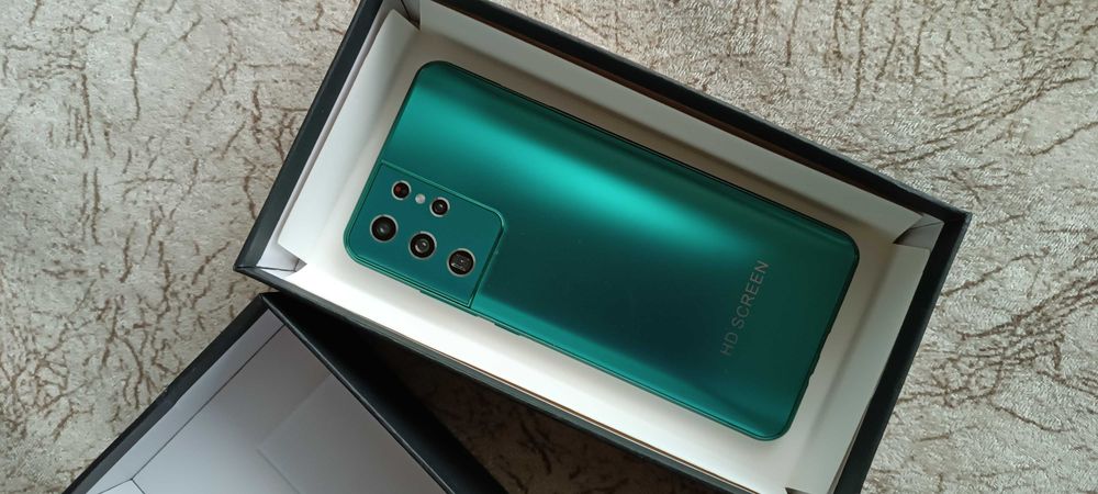 Смартфон неразличим от нов