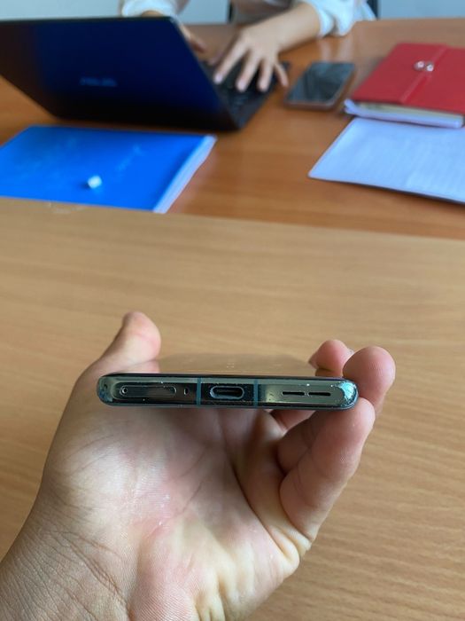 Oneplus 12 в хорошем состоянии