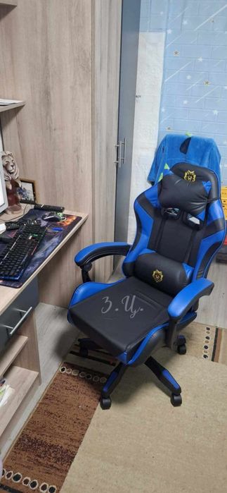 Геймърски стол с масаж и поставка за крака