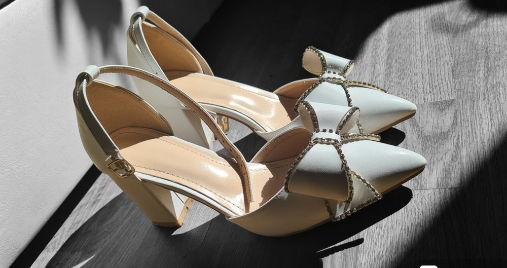 Pantofi albi de mireasa/ de ocazie