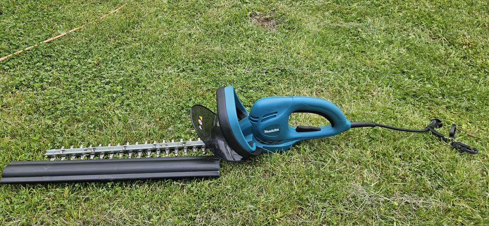Vând foarfecă electrică tuns gard viu Makita  UH4861, semi-profesională