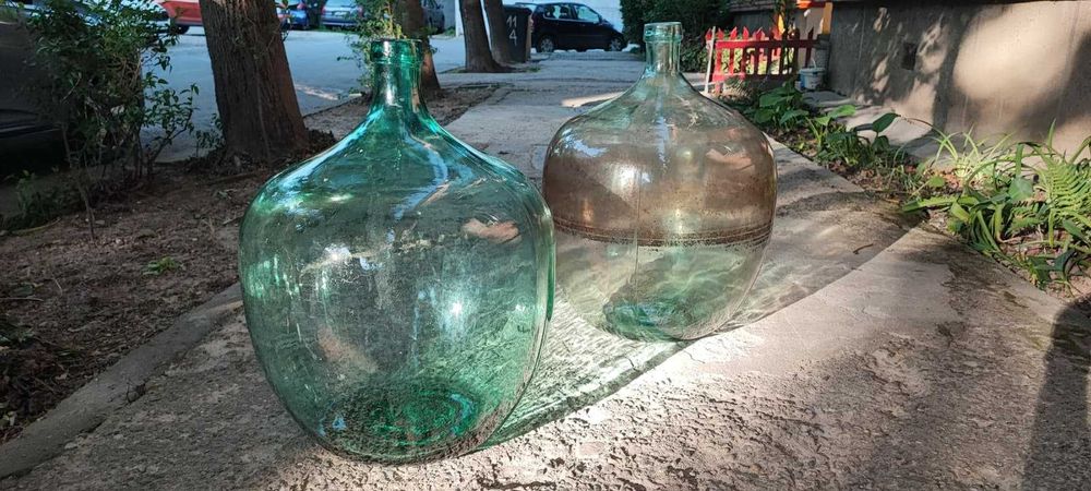 Vand 5 damigene de 50 de litri in Timisoara