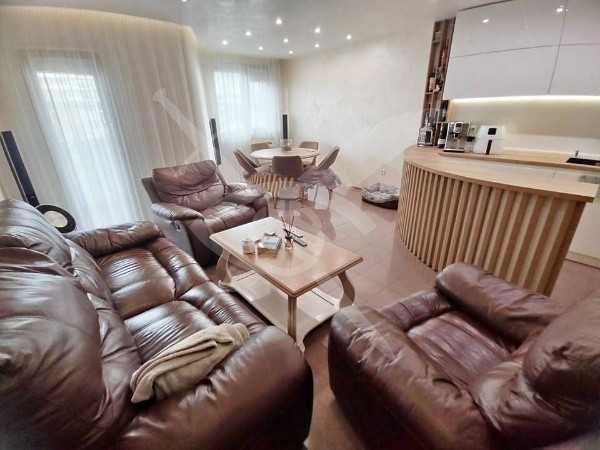 Тристаен апартамент със самостоятелен гараж в центъра на Бургас 86665