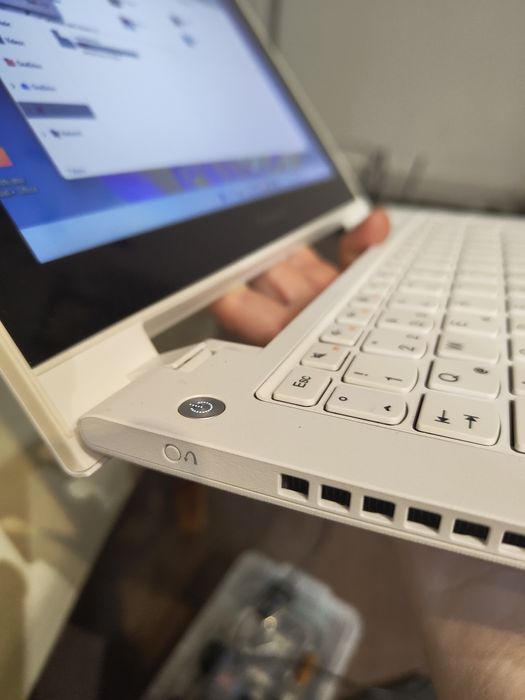 Lenovo IdeeaPad s210 touch, 4GB ram, 500 GB hdd, windows 11 pro