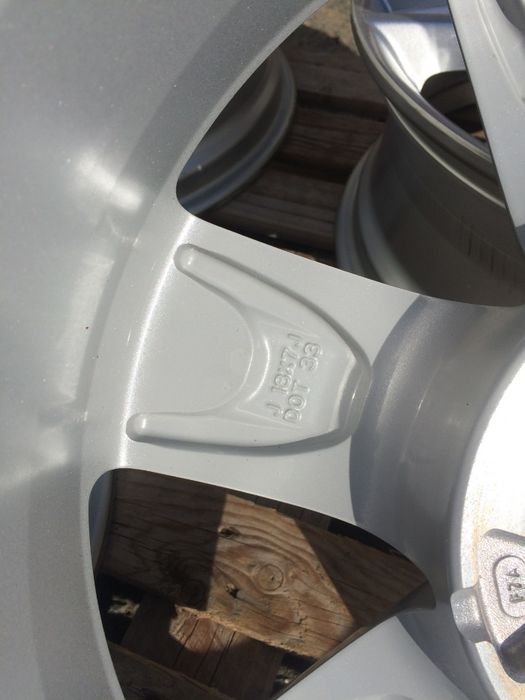 18 цола 6 х 139,7 мм ИСУЗУ Де Макс - Оригинал  - ЧИСТО Нови