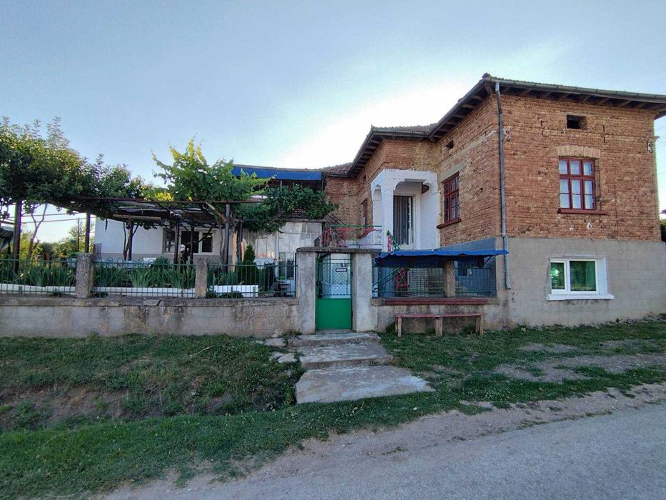 Продава се Къща в с. Беломорци, Област Търговище - 180 кв.м за 680 €/кв.м - Снимка #1