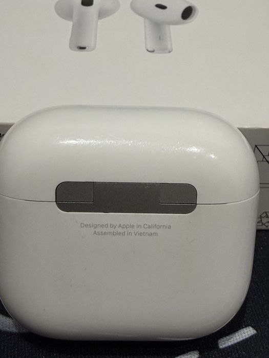 Оригинал airpods 4