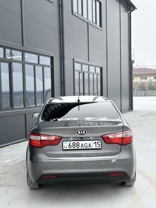 Продам Kia Rio 2013 год