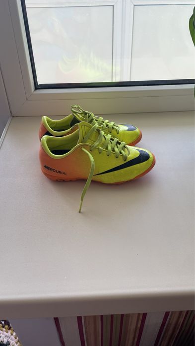 Продам бутсы оригинал Nike