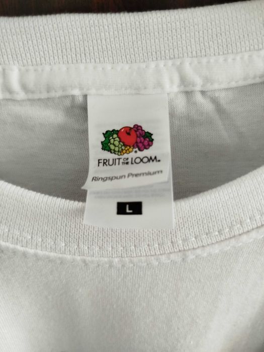 Продавам тениска на Maltworm размер L бяла цена 10 Евро