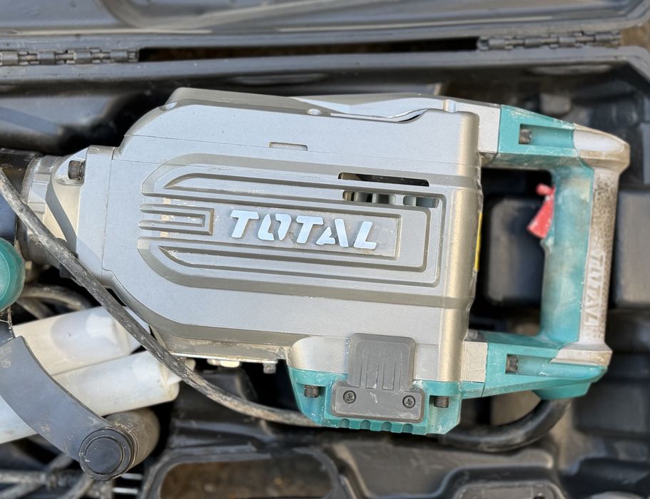 Къртач Total TH215456, 1700 W, 45 J, 110-120 V, 1400 уд/мин, 2 длета, Система HEX