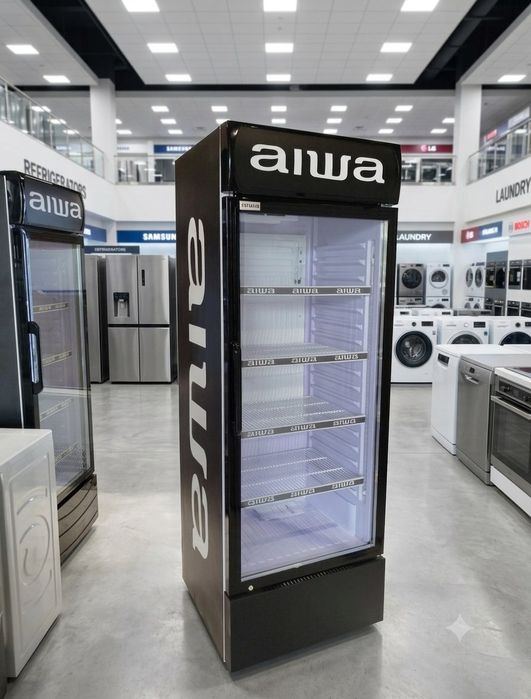 Витринный холодильник AIWA.