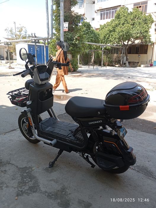 Skuter srochniy satiladi