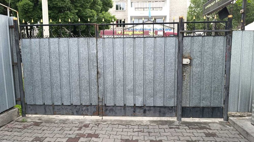 Распашные ворота