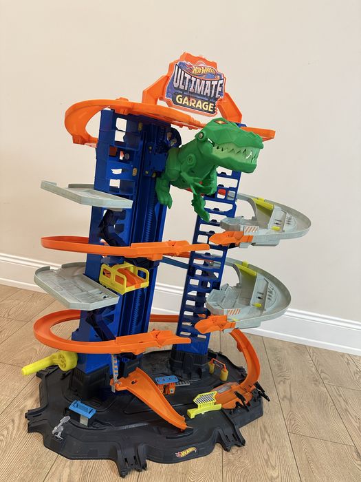 Hot Wheels Ultimate Garage с динозавром — оригинал, отличное состояние