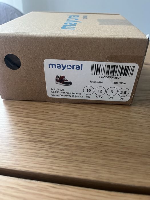 Нови обувки Mayoral