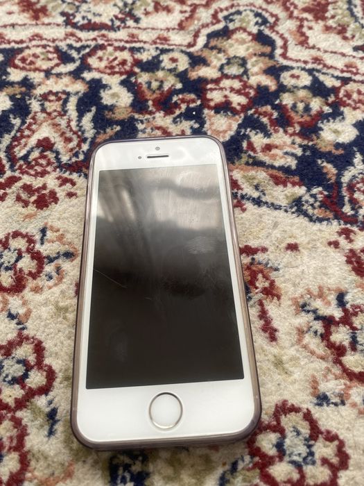 Айфон ce 64 гигобайт