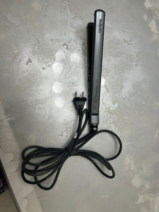 Профессиональный выпримитель для волос