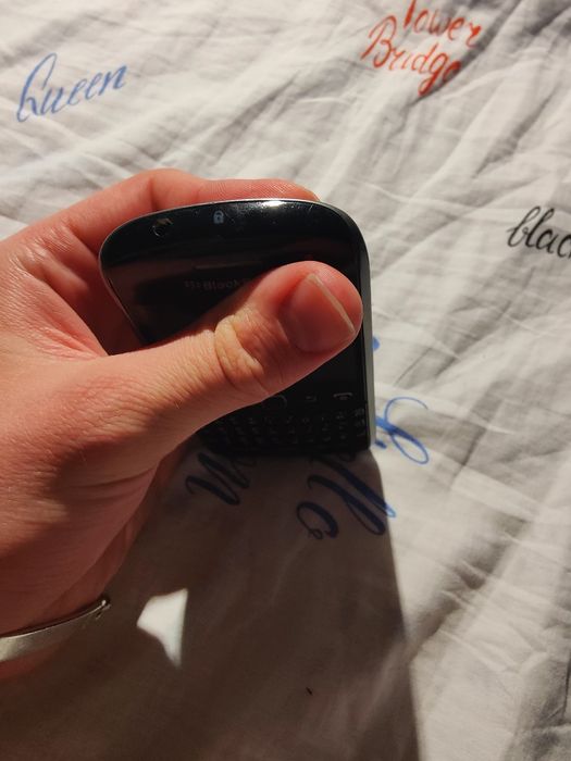 BlackBerry 9360 + husă originala