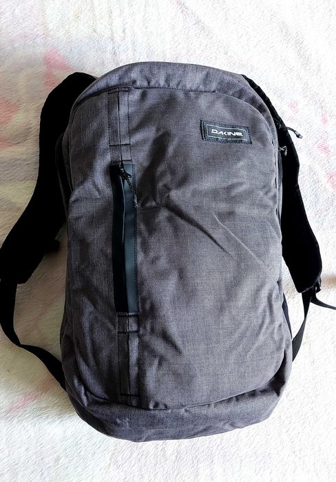 Dakine Network 32L раница за обща употреба и лаптоп, нова.