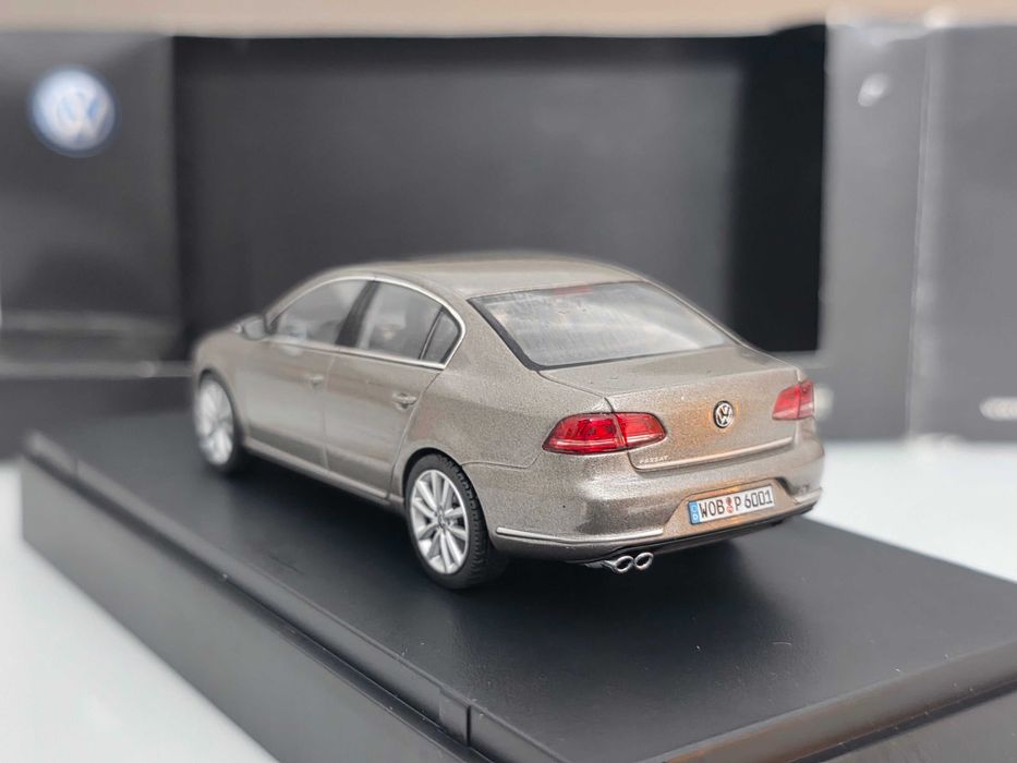 Macheta Auto 1/43 Schuco Dealer Edition VW Volkswagen Passat B7