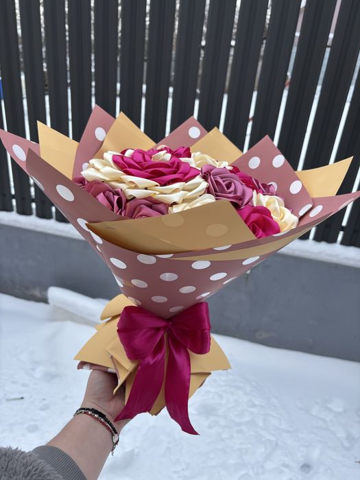 Buchet flori din satin