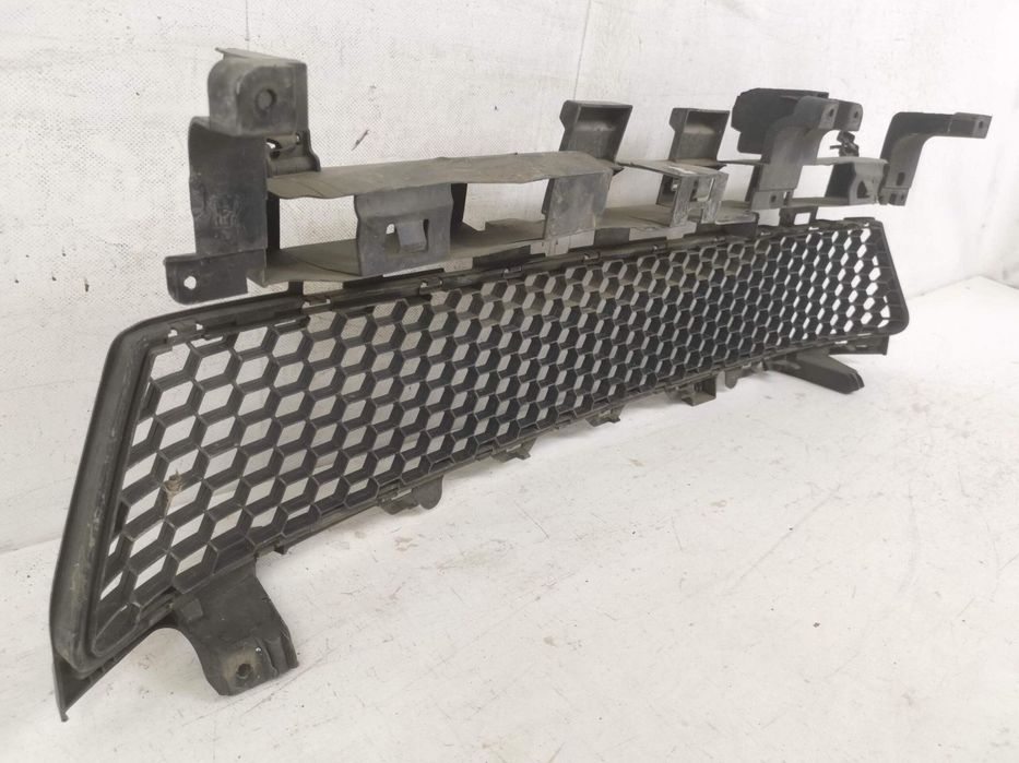 Grila Inferioara Bara Fata Dacia Logan 2 2013 2014 2015 2016, Sandero