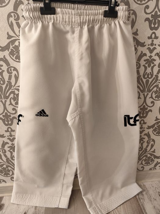 Dobok Taekwondo și manusi