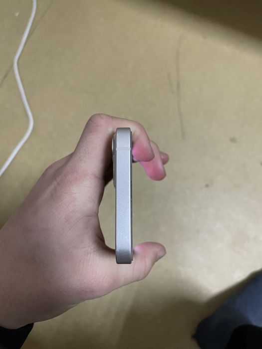 Айфон 13 продам.