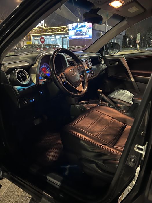 Toyota Rav4 2013 года