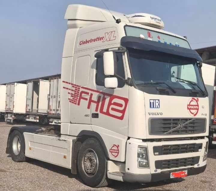 Volvo FH-12. Tyagach. 2005 yil. .