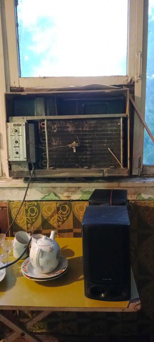 Антикварный буфет ручной работы из натурального дерева