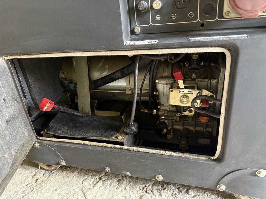 * HYUNDAI dhy7500se-3 оригинальный Корейский движок-генератор 220-380в