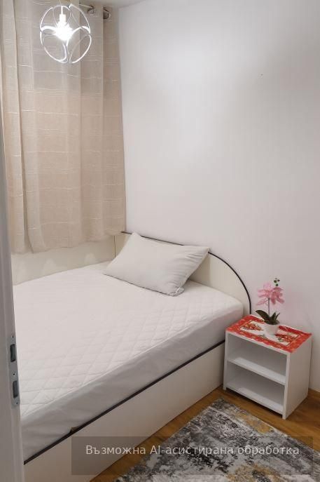 Тристаен апартамент в района на Завод Дружба!