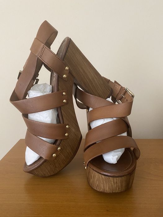 Сандали на ток CARVELA