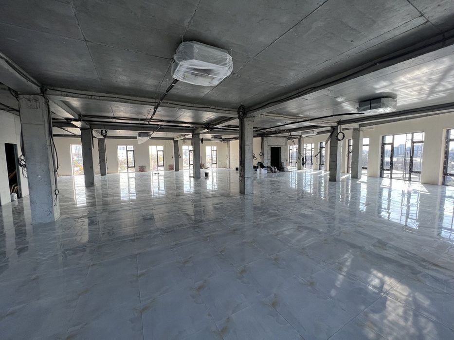 Аренда в новом бизнес центре 450 м2 помещения