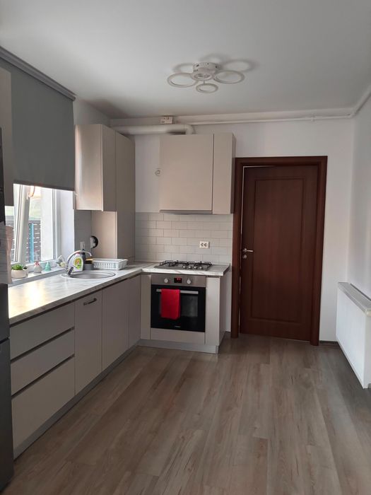 Inchiriez apartament cu 2 camere decomandat :str Avram iancu in spate la bmw