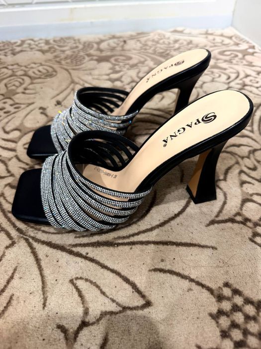 Босоножки летние