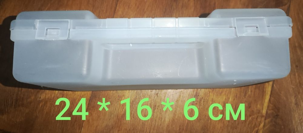 Дефлектор на капот Lada Vesta SW. Инструменты. Аптечка