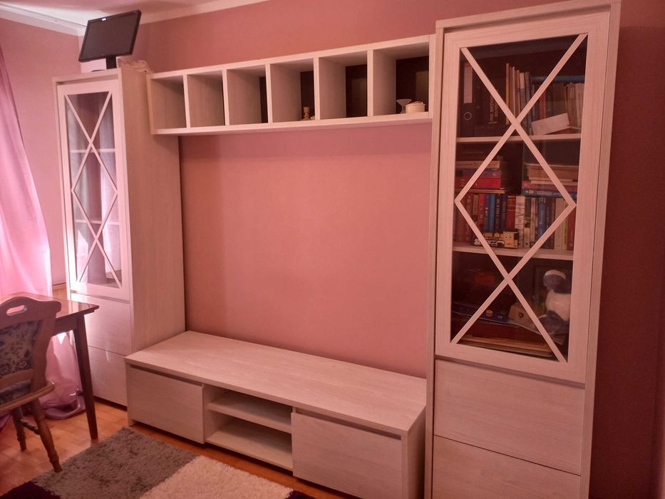 Dau in chirie apartament 3 camere pe termen lung