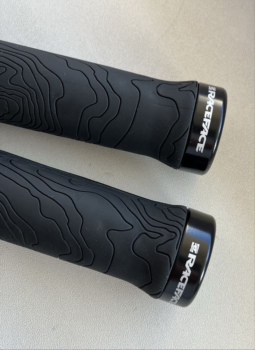 Mansoane Grips Race Face Half Nelson Lock-On